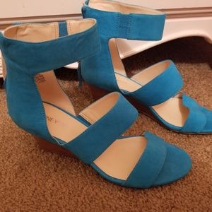 8.5 Nine West suede wedges
